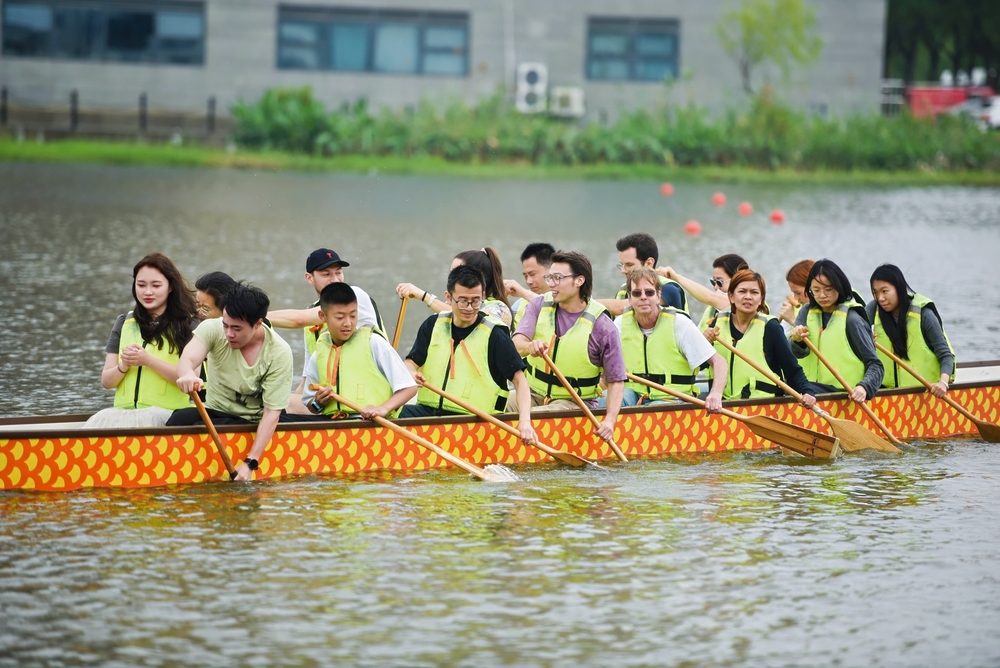 划龙舟
